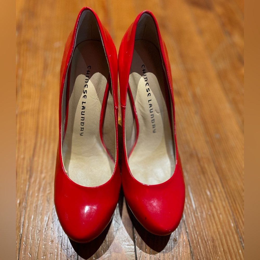 COPY - Chinese Laundry Patent Leather Red Platform Pumps size 6 - Picture 2 of 4